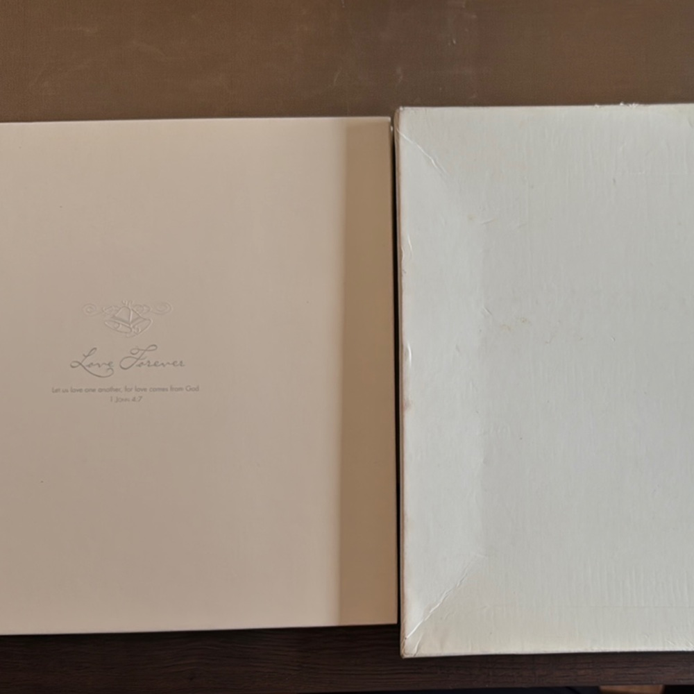 ⭐ 5 for $30 Mix & Match Items.. 
Elegant White Love Forever Album - Picture 6 of 6